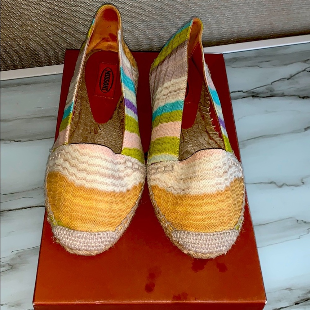 Missing espadrilles